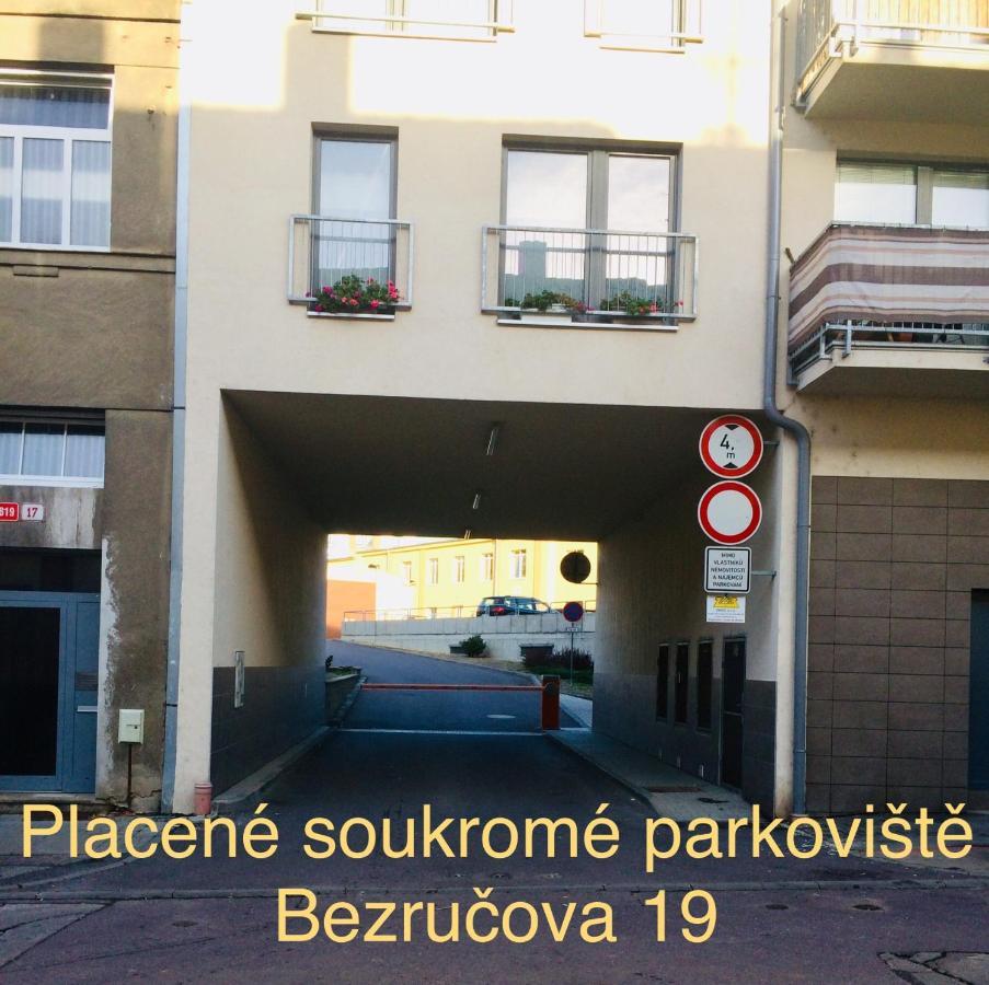 Отель Pension Phoenix Зноймо Экстерьер фото